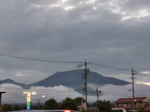 夕方スーパーから見た 浅間山
